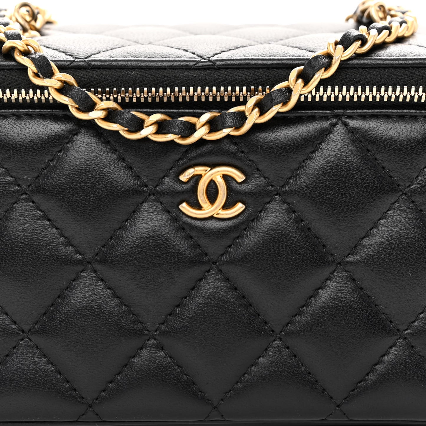 Lambskin Quilted Pearl Crush Small Vanity Case With Chain Black