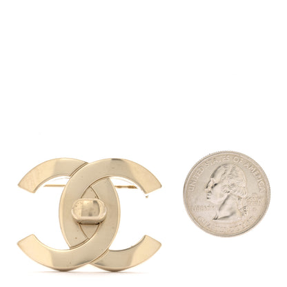 Chanel CC Turnlock Brooch Gold 2 of 4