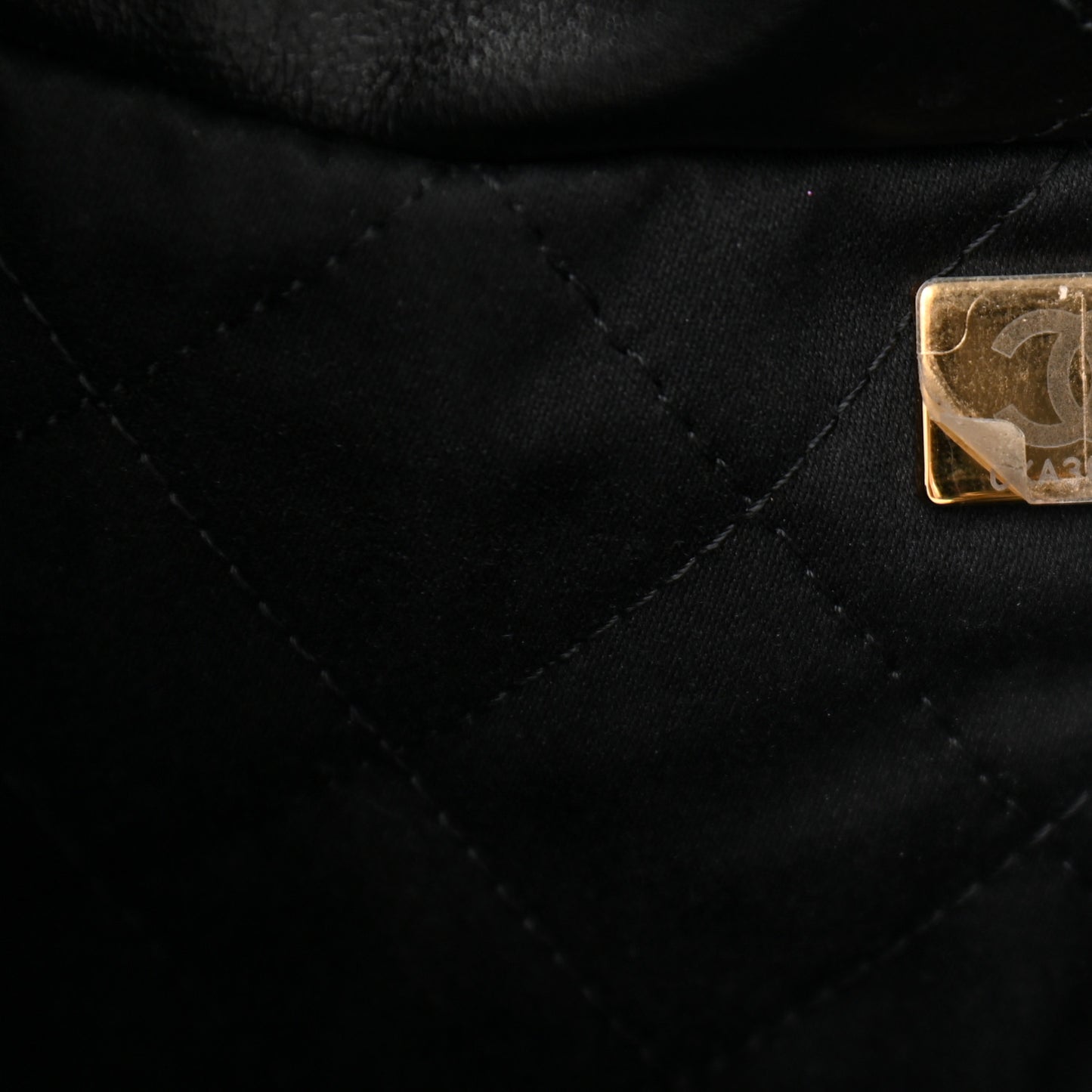 Shiny Calfskin Quilted Chanel 22 Black