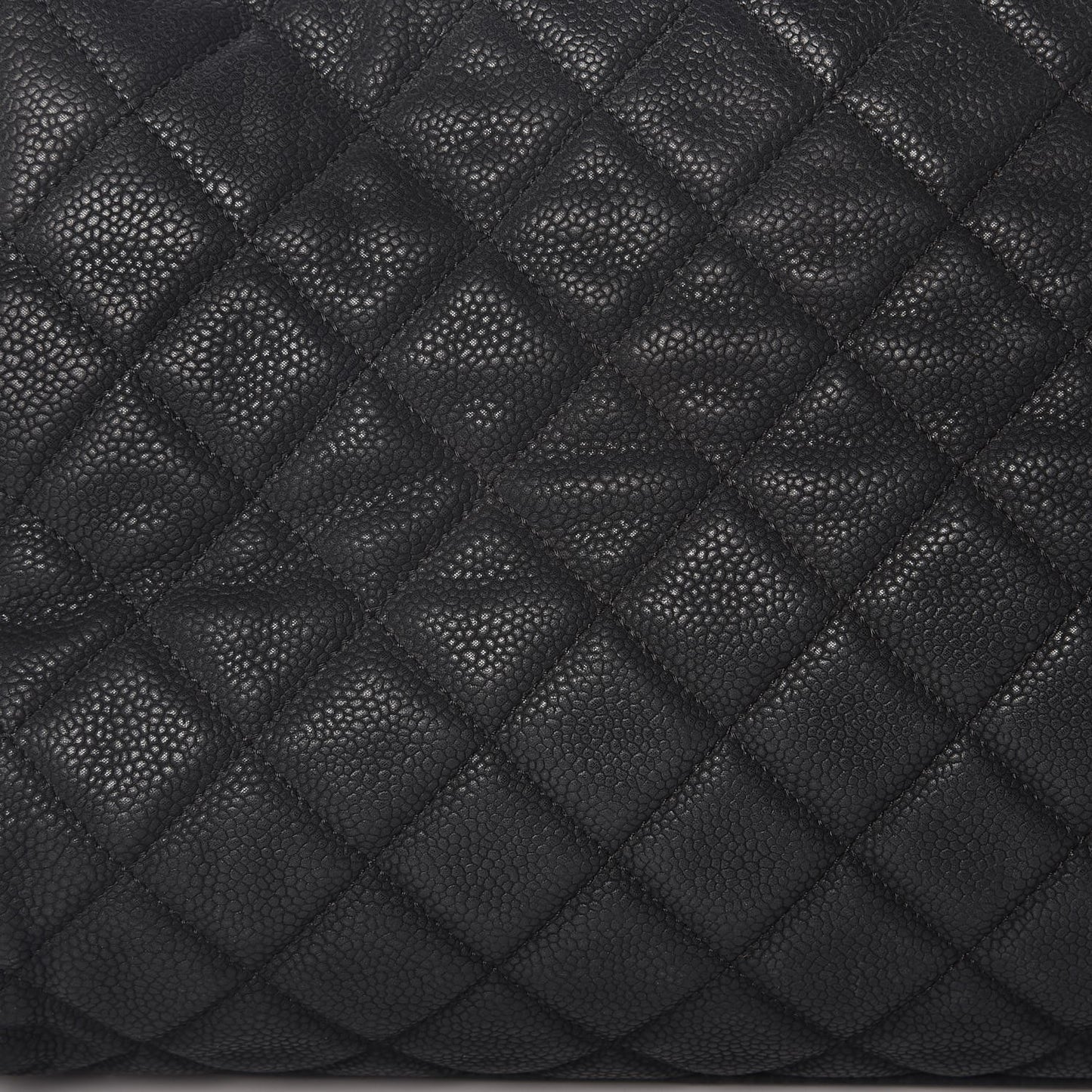 Iridescent Caviar Medium Lady Pearly Flap Black