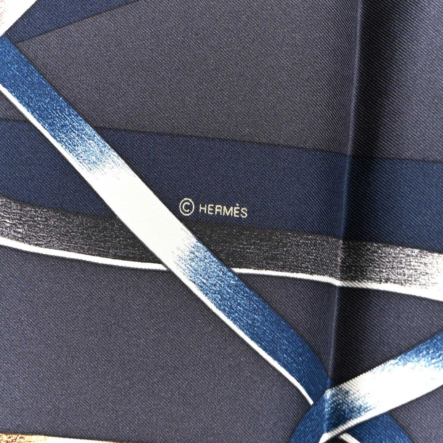 Silk Figure Artistique Scarf 90 Bleu Noir Brun Chocolate