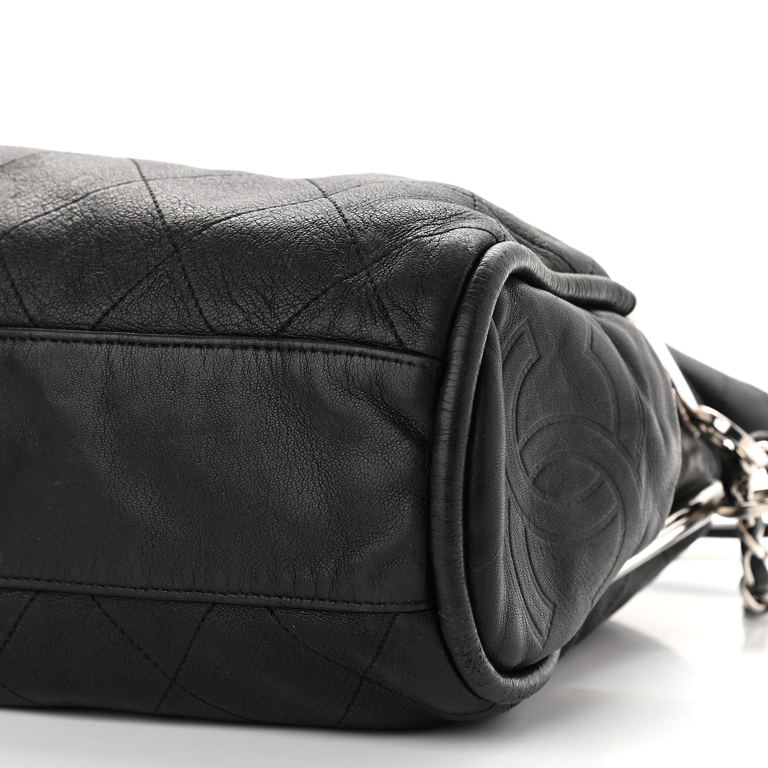 Chanel Lambskin Ultimate Soft Hobo Black 944861 – FASHIONPHILE
