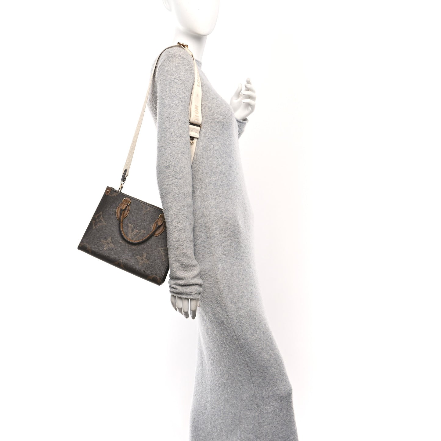 Reverse Monogram Giant Onthego PM