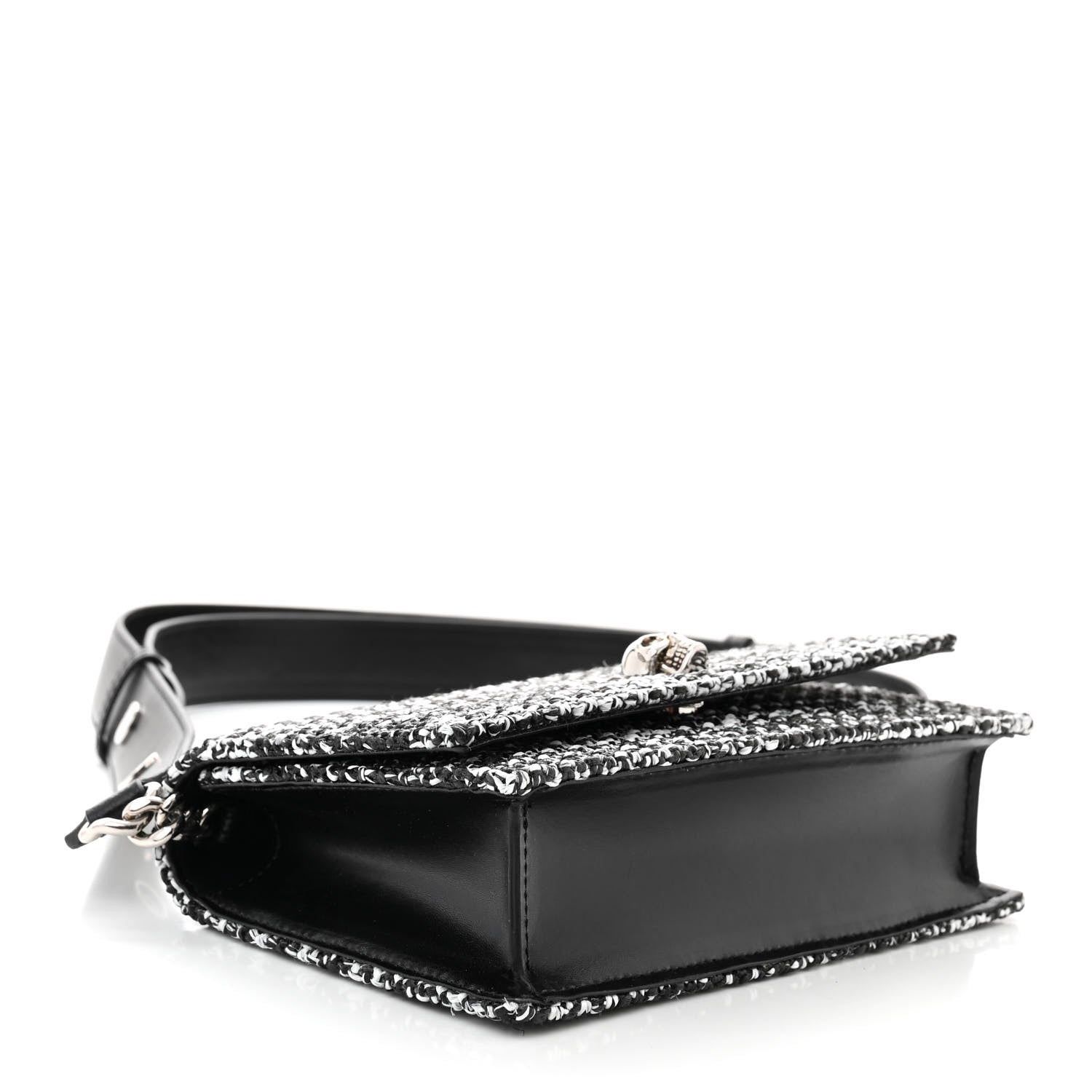 Alexander McQueen Raffia Skull Shoulder Bag Black White 4 of 9