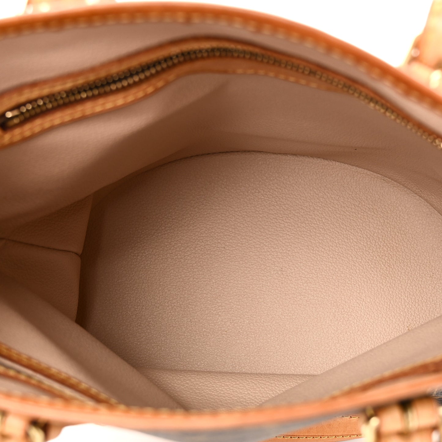 Monogram Petit Bucket 23