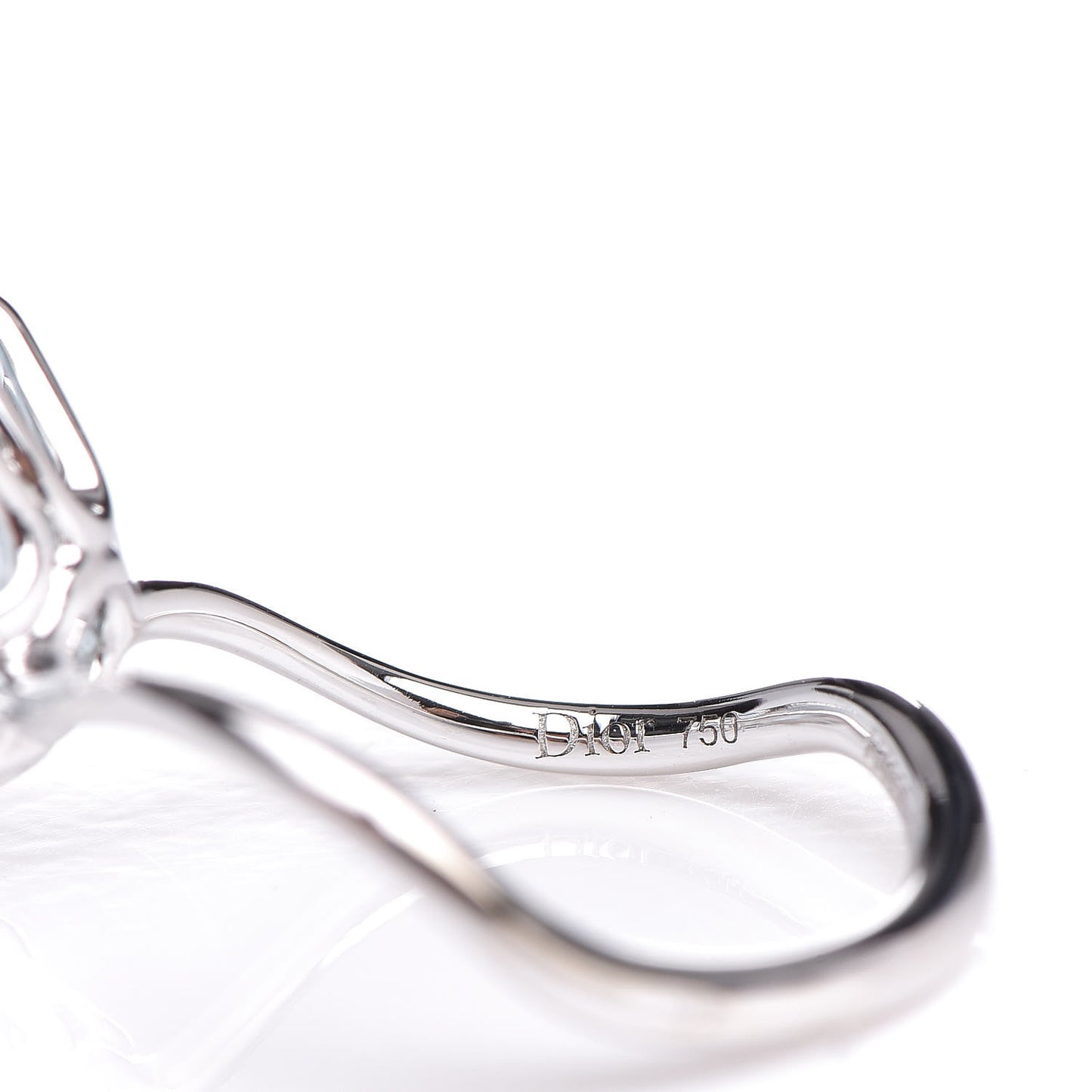 18K White Gold Aquamarine Oui Ring 50 5.5