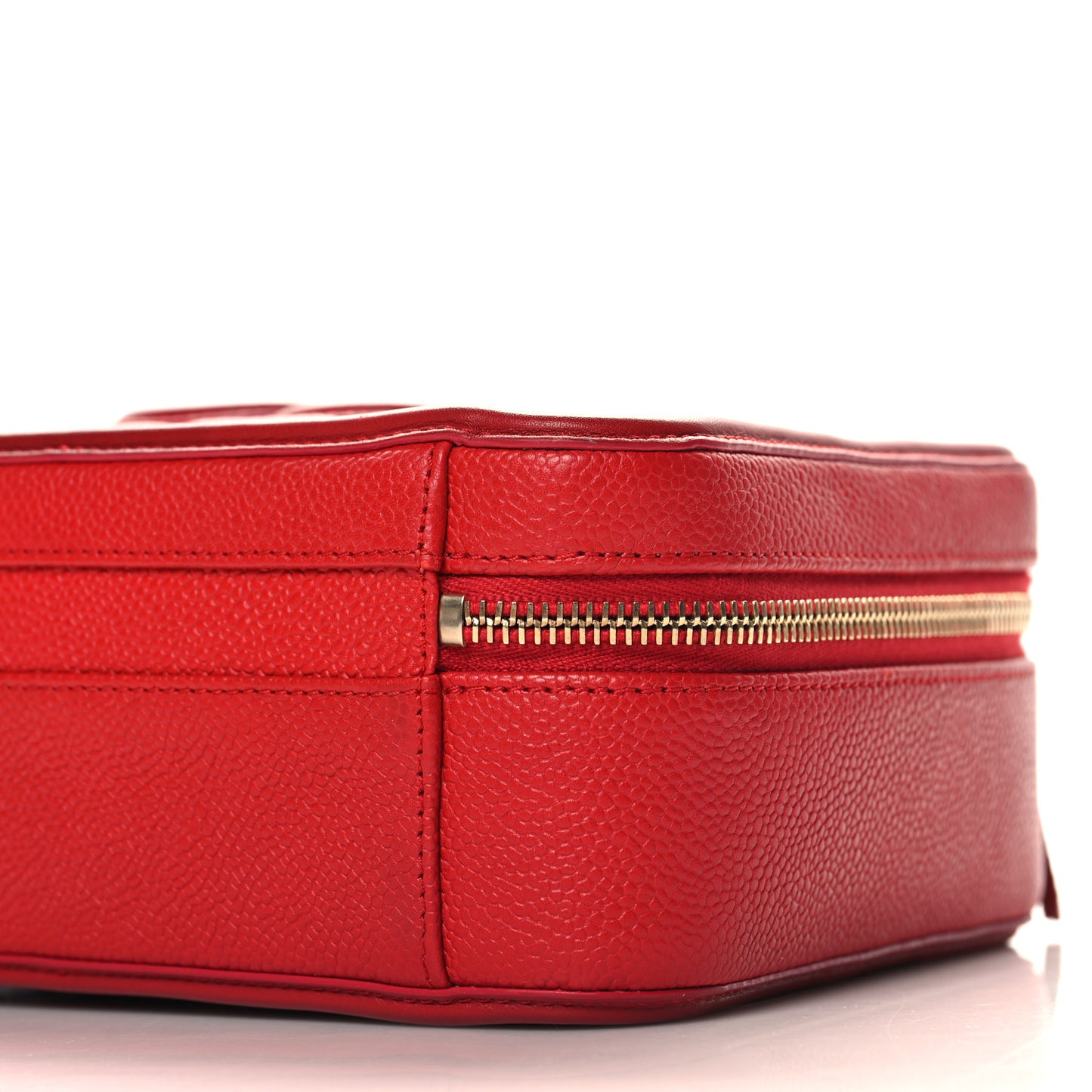 Caviar Quilted Medium CC Filigree Vanity Case Red