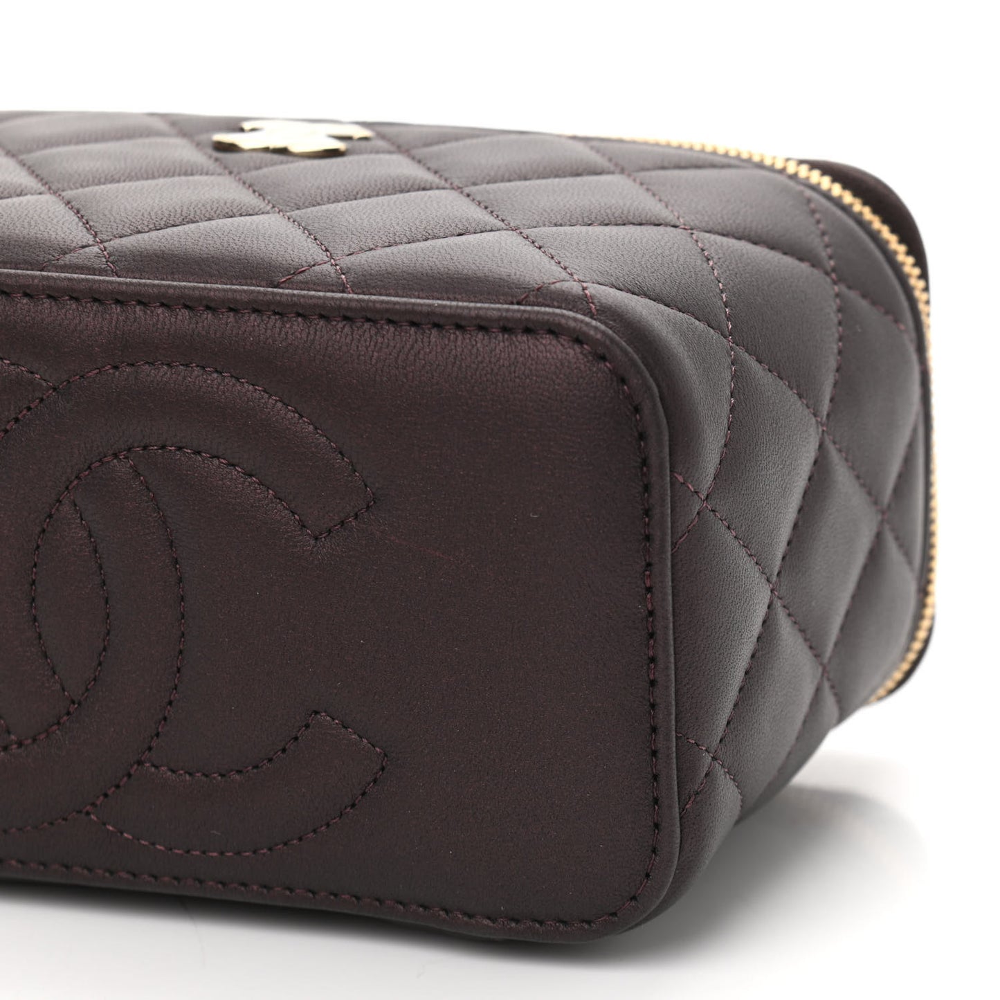 Iridescent Lambskin Quilted Small Top Handle Vanity Case With Chain Burgundy