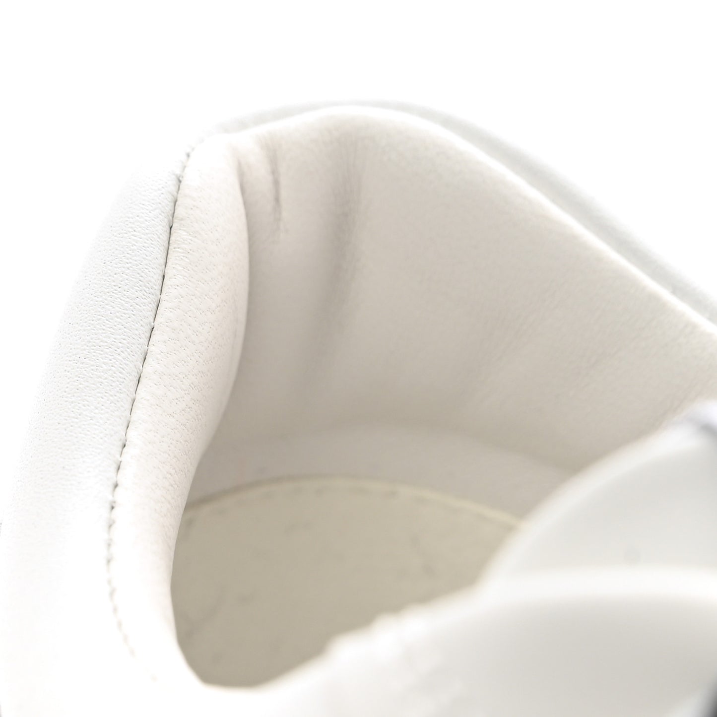 Calfskin CC Womens Sneakers 37 White Black