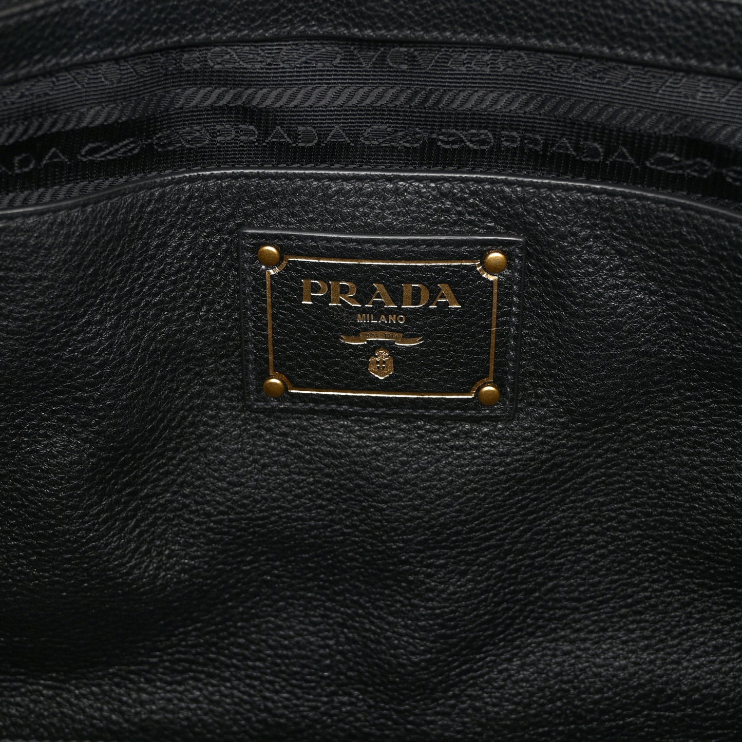 Vitello Phenix Tote Black