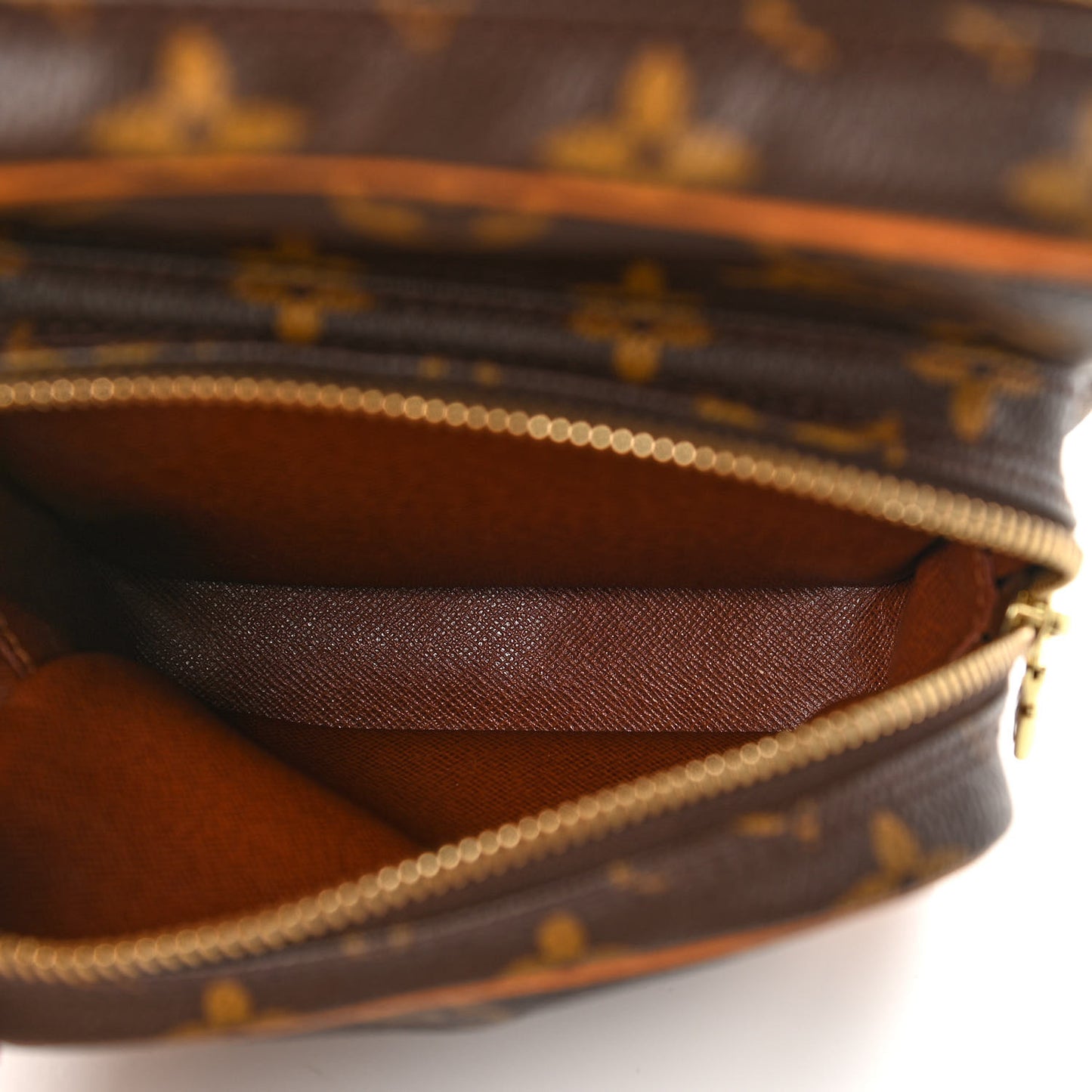 Monogram Amazone