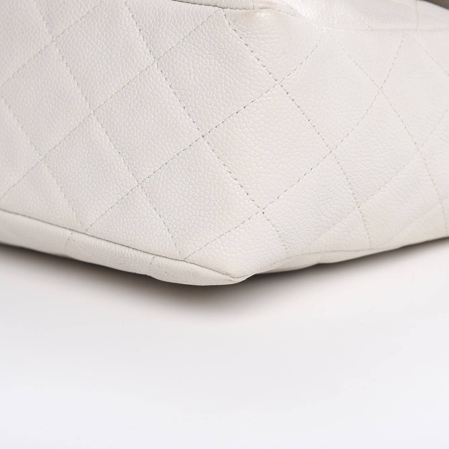 Chanel Caviar Quilted 2.55 Reissue 226 Flap White 13 of 14