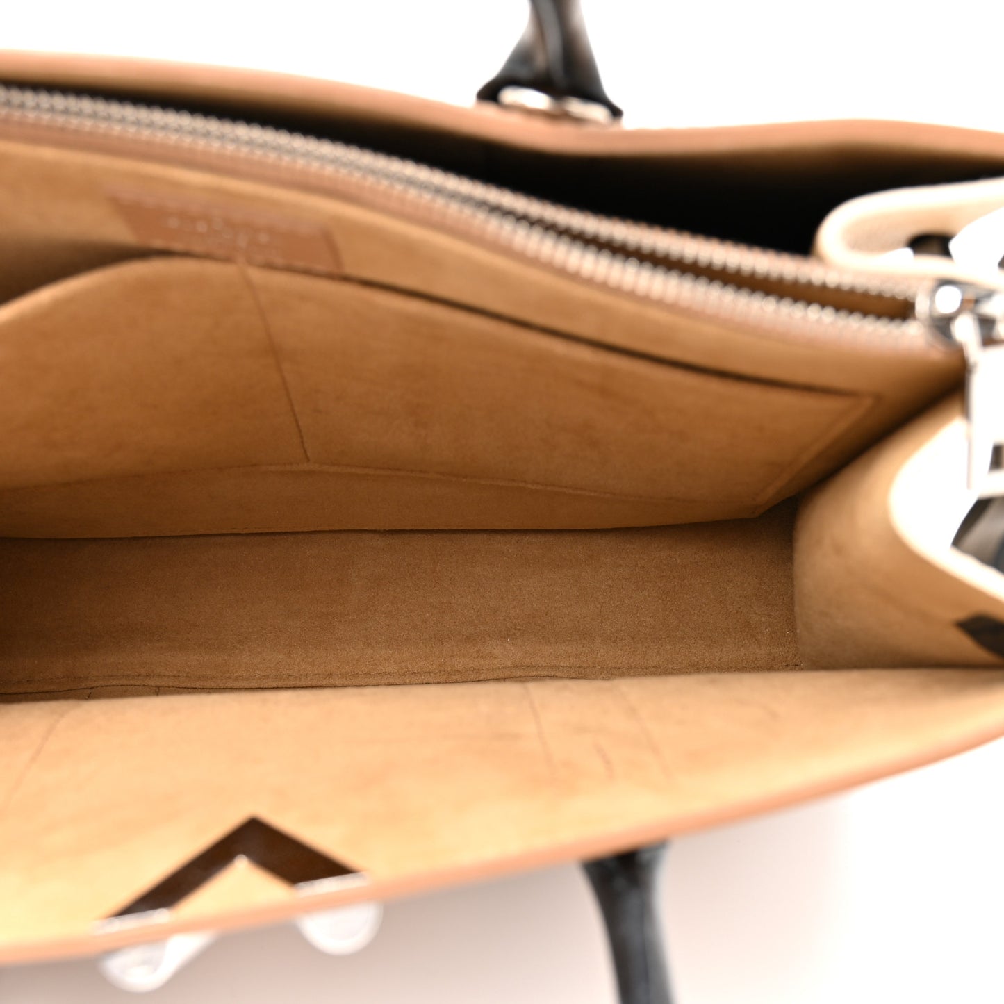 Monogram Cuir Plume Very Tote MM Sesame Creme