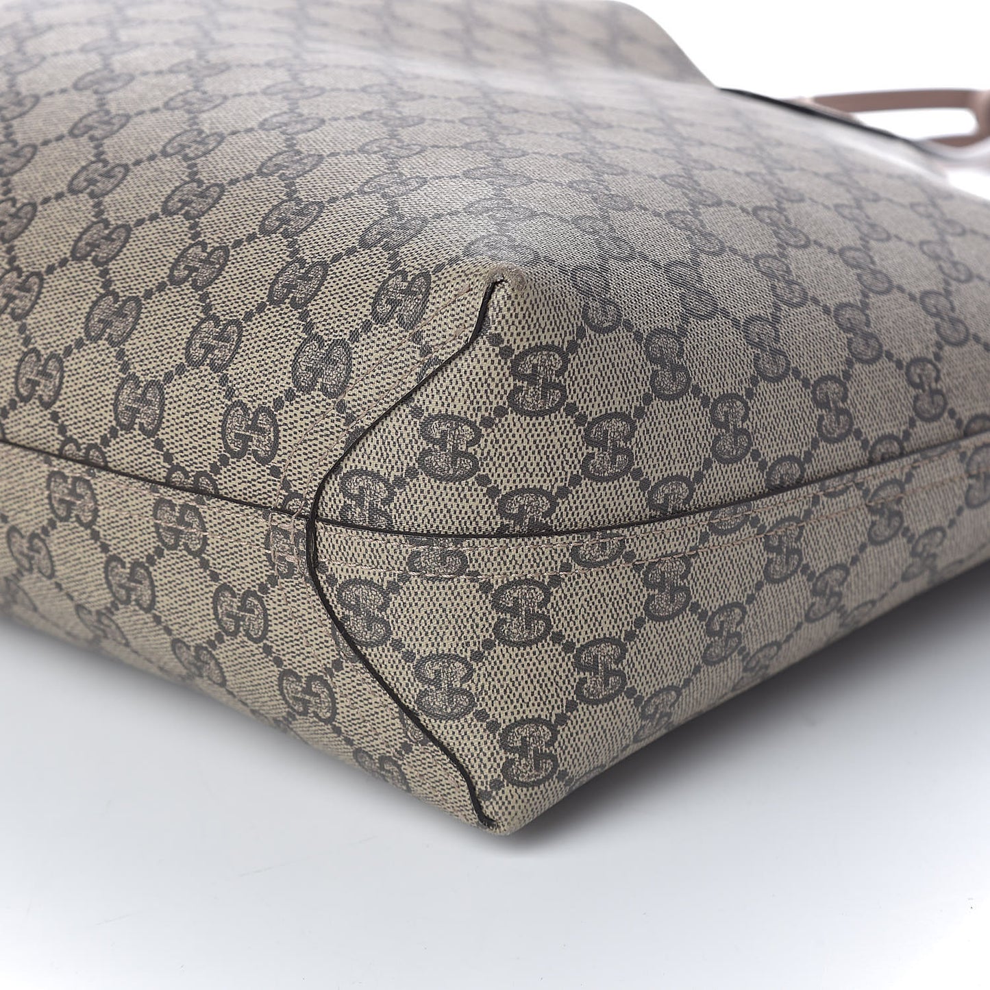 GG Supreme Monogram Medium Reversible Tote Beige Dark Cipria