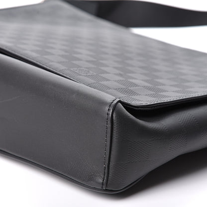 Louis Vuitton Damier Infini District MM Onyx 8 of 9