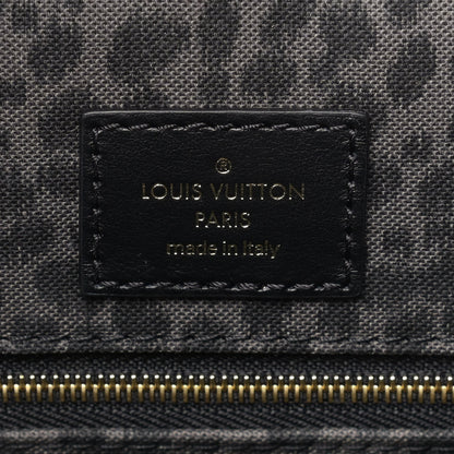 Louis Vuitton Monogram Giant Wild At Heart Onthego GM Arizona 6 of 8