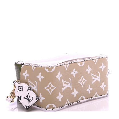 Louis Vuitton Monogram Giant Beach Pouch Kaki 4 of 10