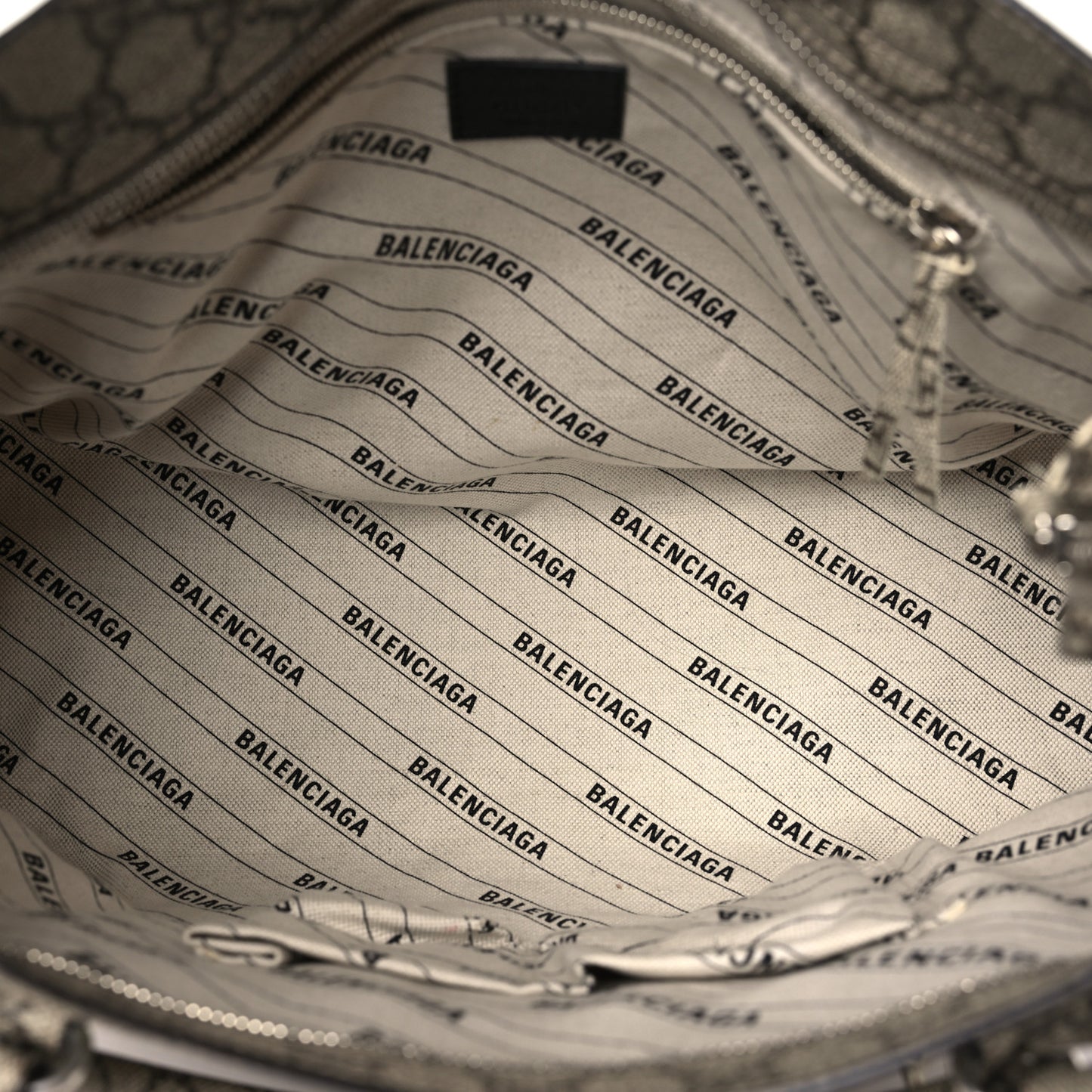 X GUCCI GG Supreme Monogram Neo Classic Silver Hardware City Beige Ebony