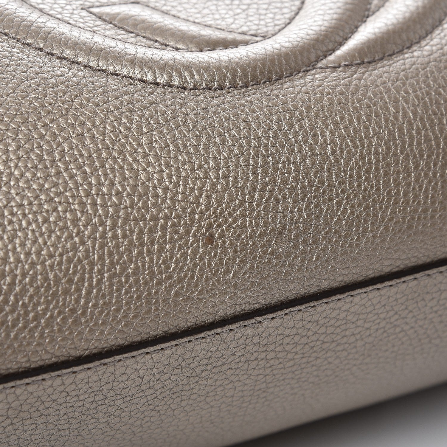 Gucci Metallic Pebbled Calfskin Medium Soho Chain Shoulder Bag Golden Beige 16 of 16