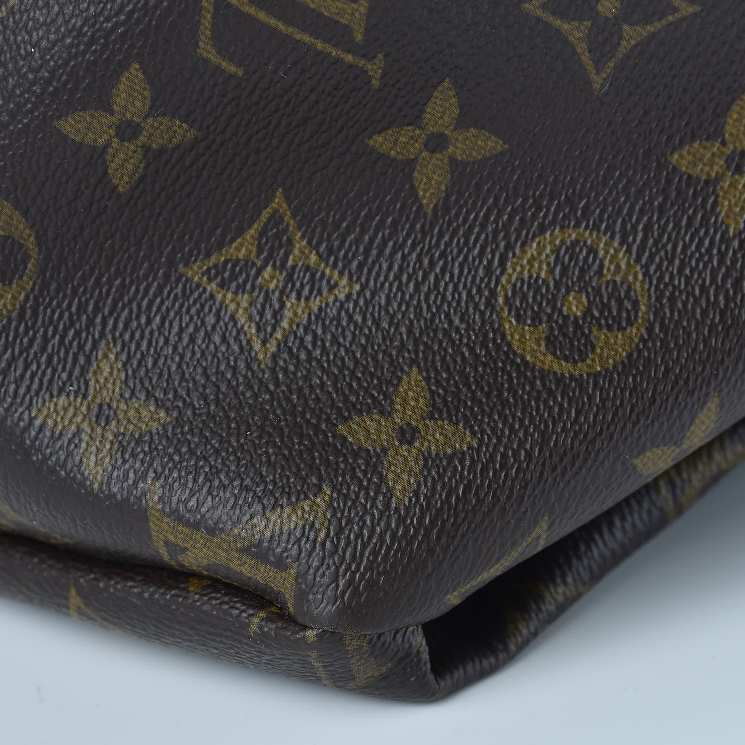Louis Vuitton Monogram Artsy GM 22 of 22