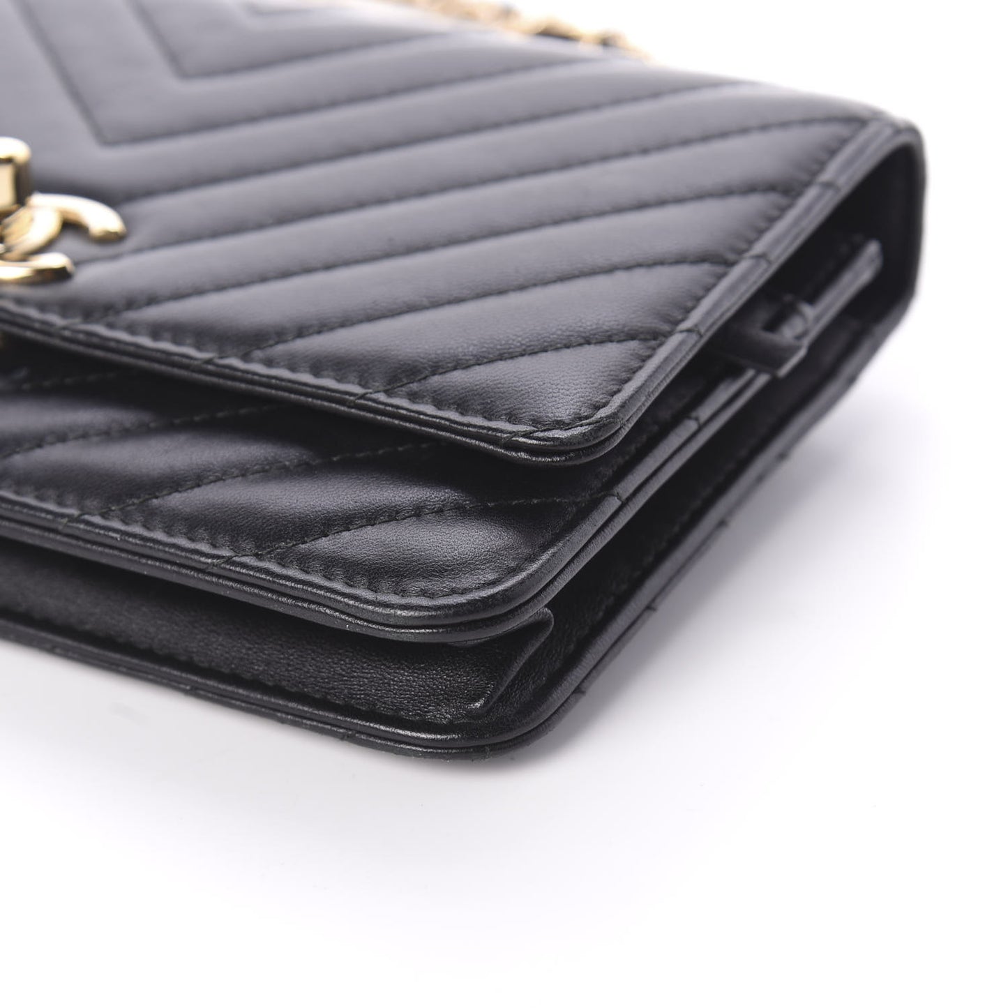 Lambskin Chevron Quilted Tendy CC Wallet On Chain WOC Black