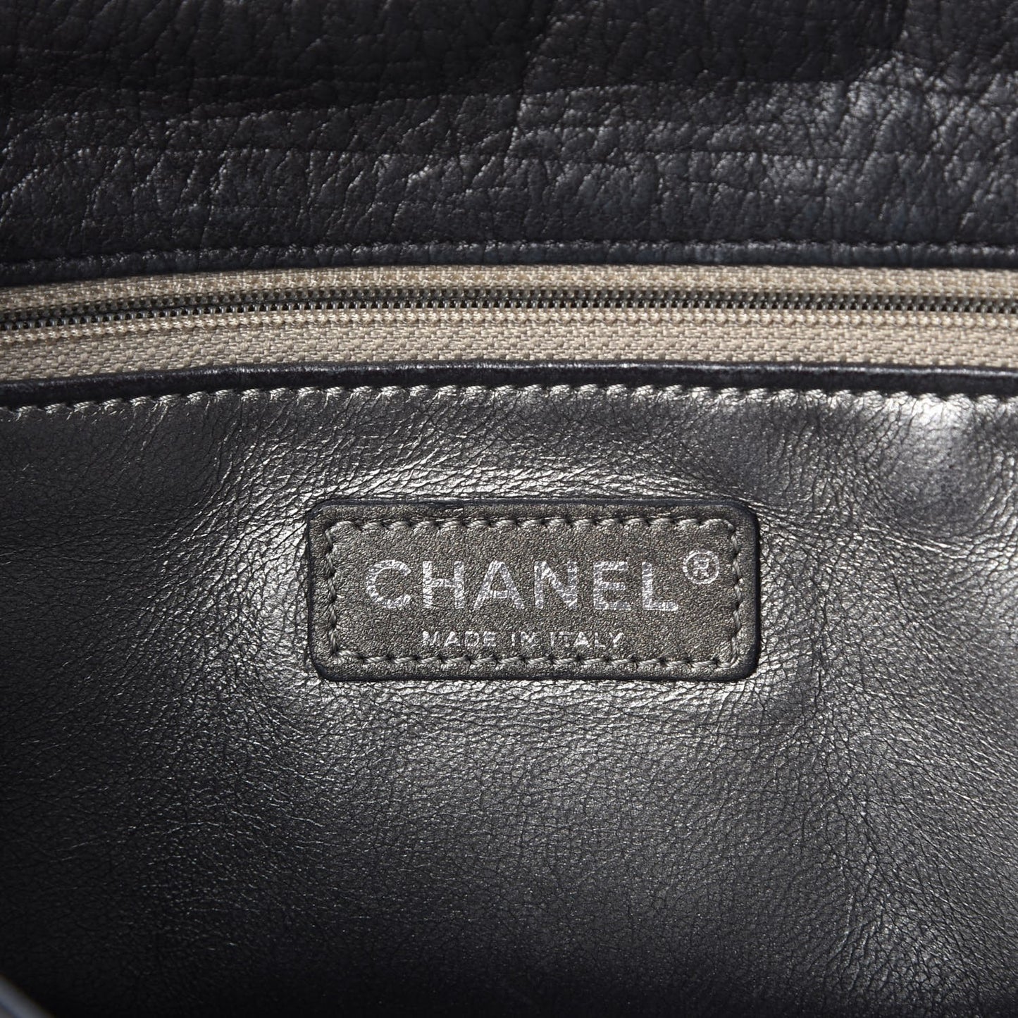 Distressed Lambskin Lady Braid Flap Black