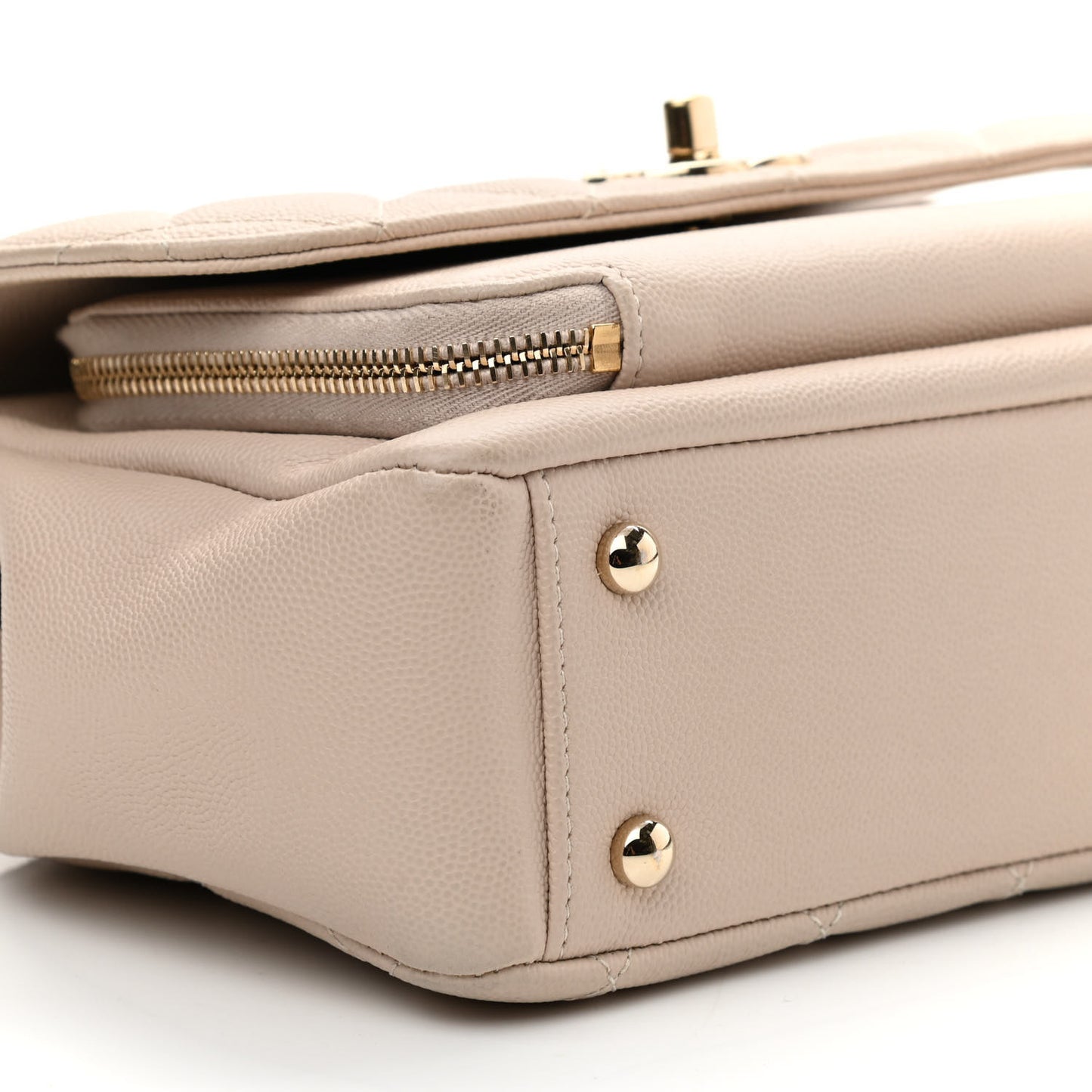 Caviar Quilted Medium Business Affinity Flap Beige