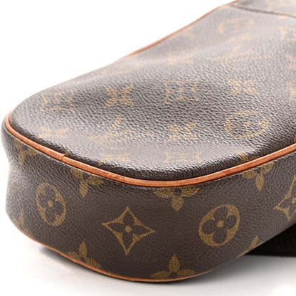 Louis Vuitton Monogram Pochette Gange 9 of 10
