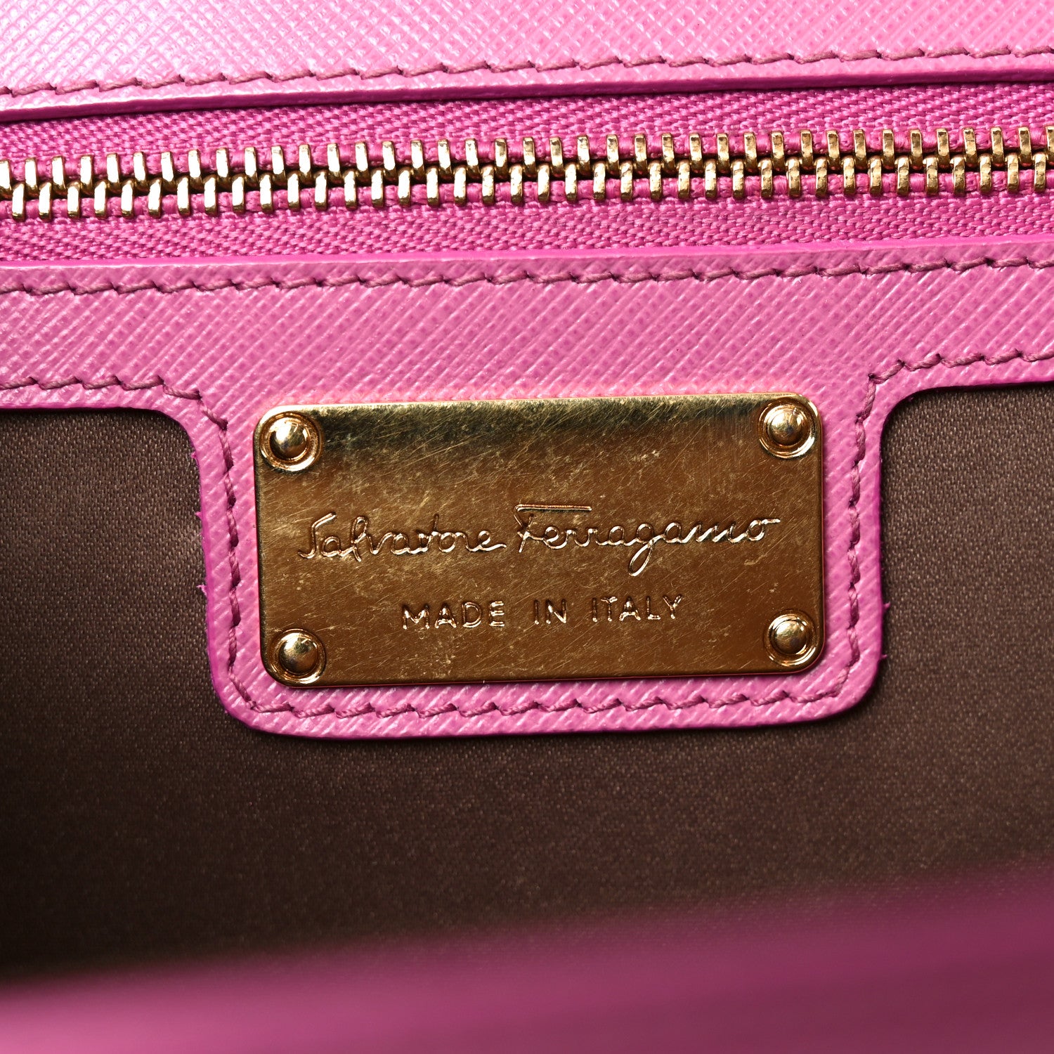 Salvatore Ferragamo ショルダーバッグ レザー ピンク Salvatore Ferragamo Smooth Calfskin Aileen Gancio Lock Shoulder