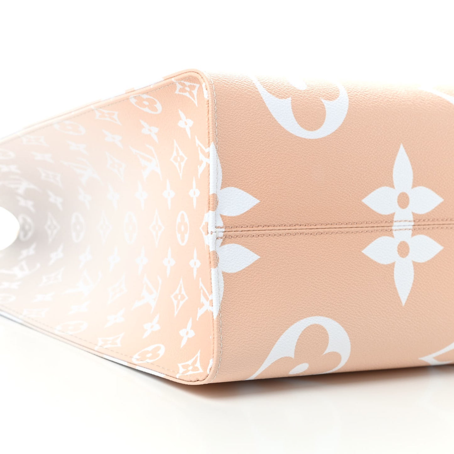 Monogram Giant By The Pool Onthego GM Brume