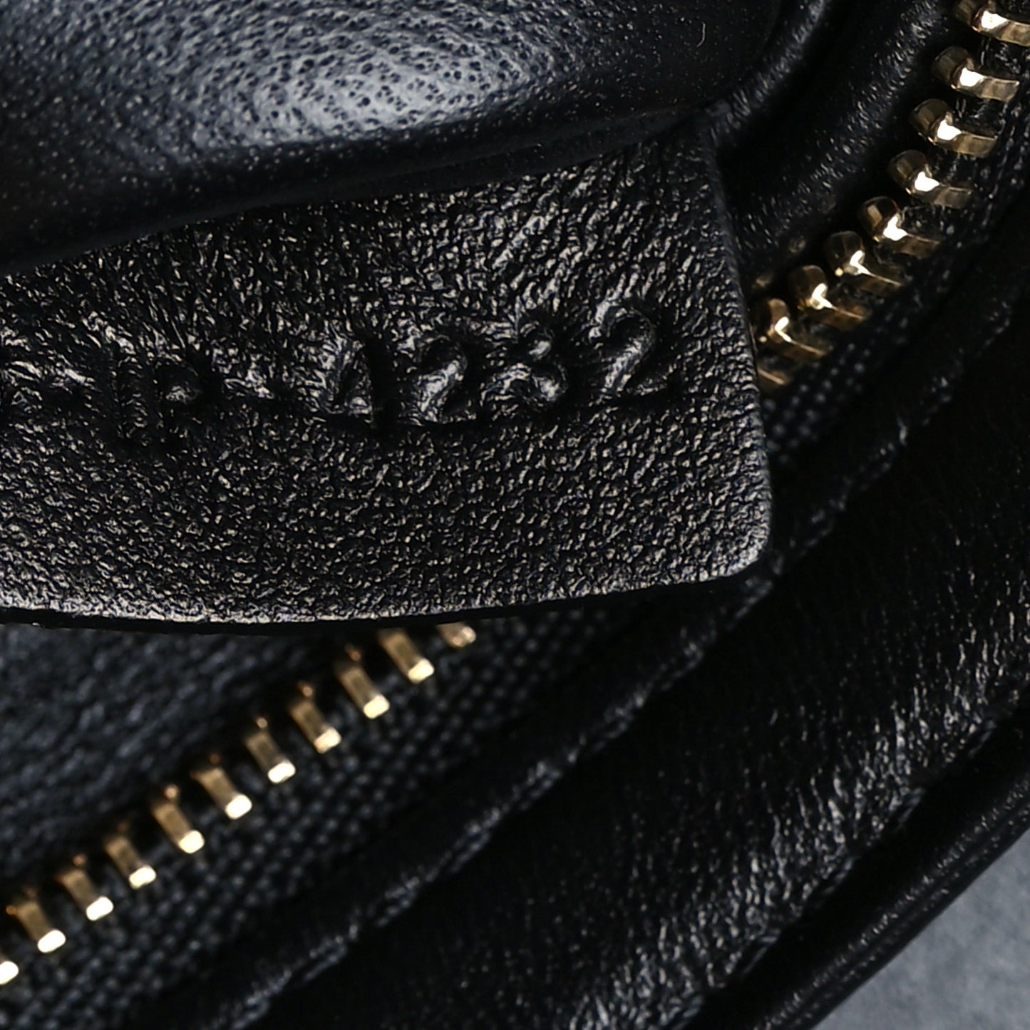 Shiny Calfskin Medium Triomphe Black
