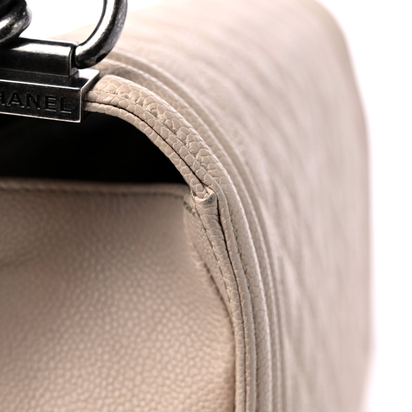 Caviar Quilted New Medium Boy Flap Beige