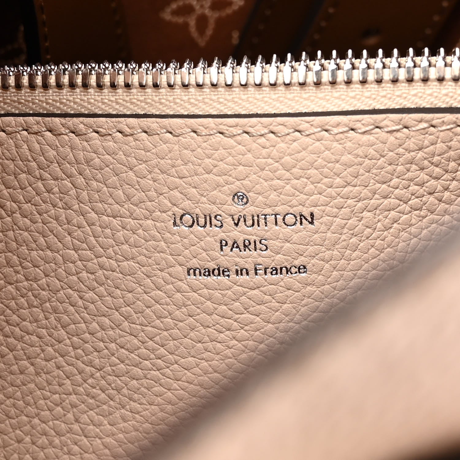 Louis Vuitton Mahina Muria Creme 7 of 10