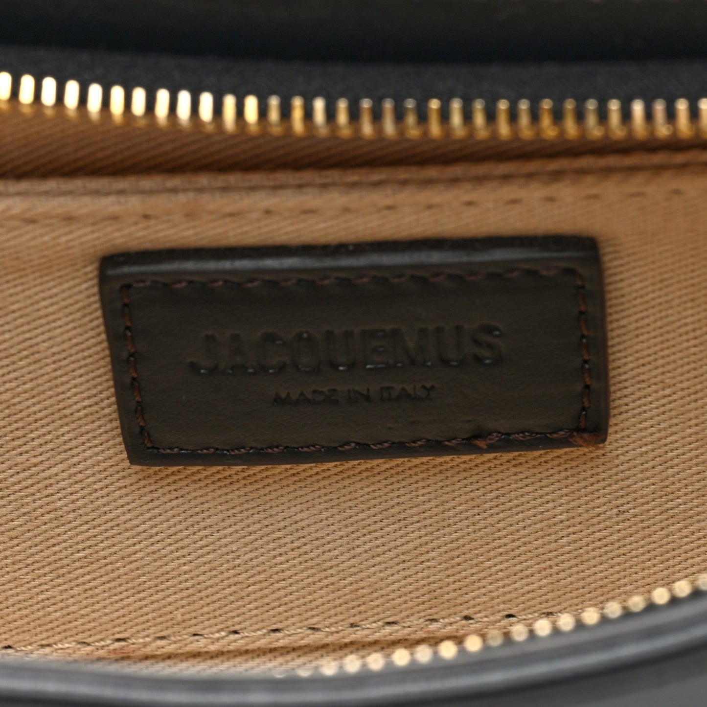 Smooth Calfskin Le Bisou Medium Black