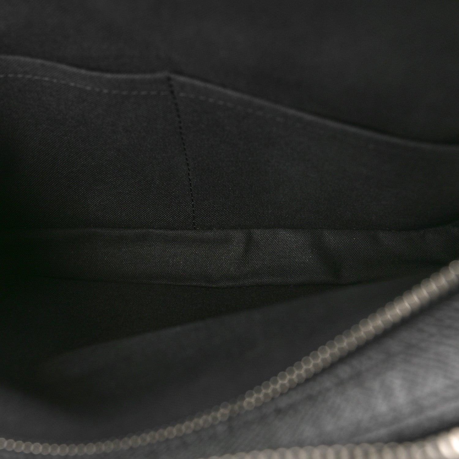 Louis Vuitton Taiga Neo Pavel Black 5 of 10