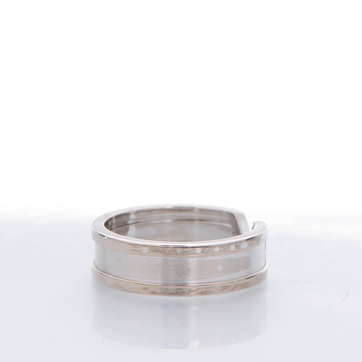 18K White Gold 7mm C De Ring 57 8
