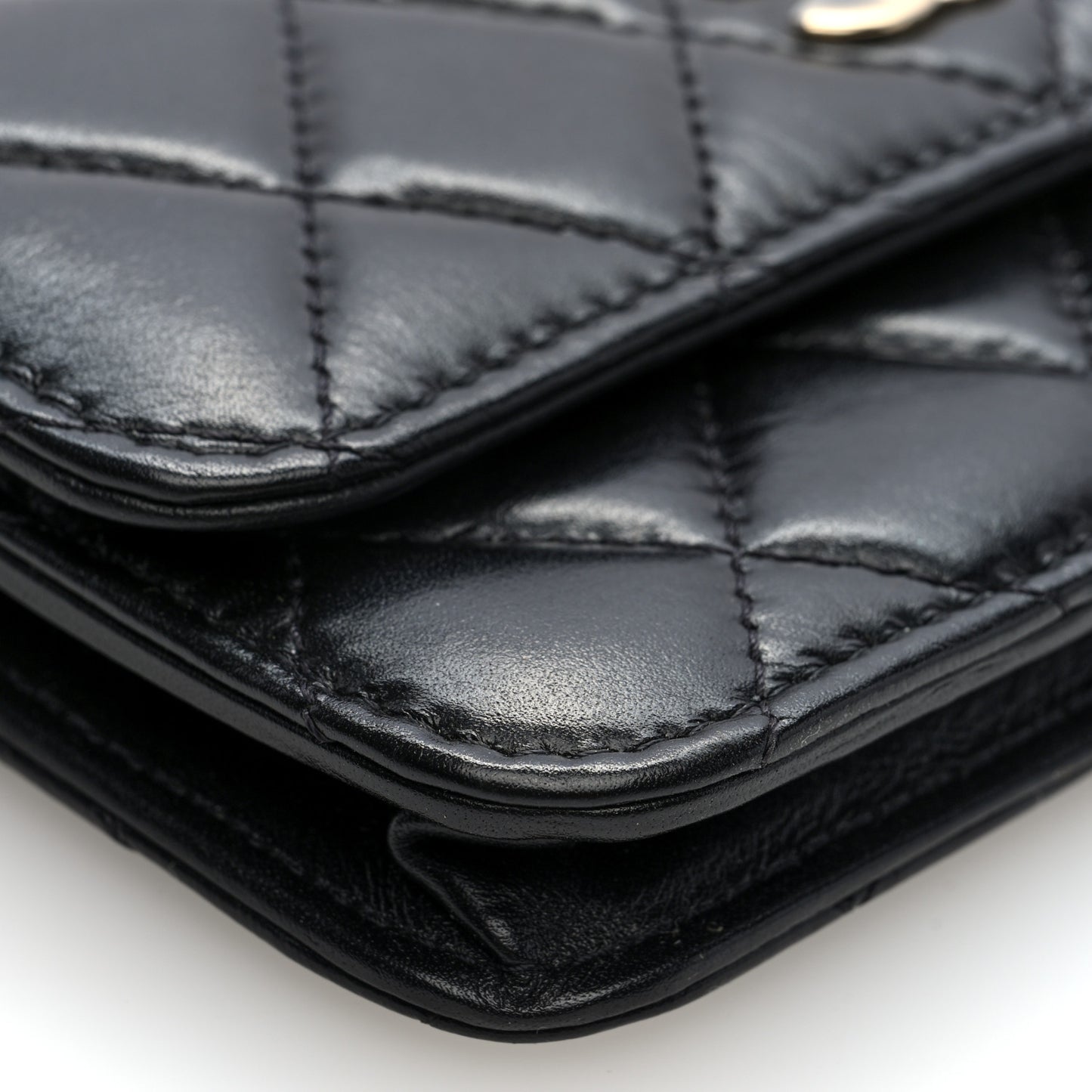 Calfskin Quilted Maxi Pearls Clutch With Chain Black