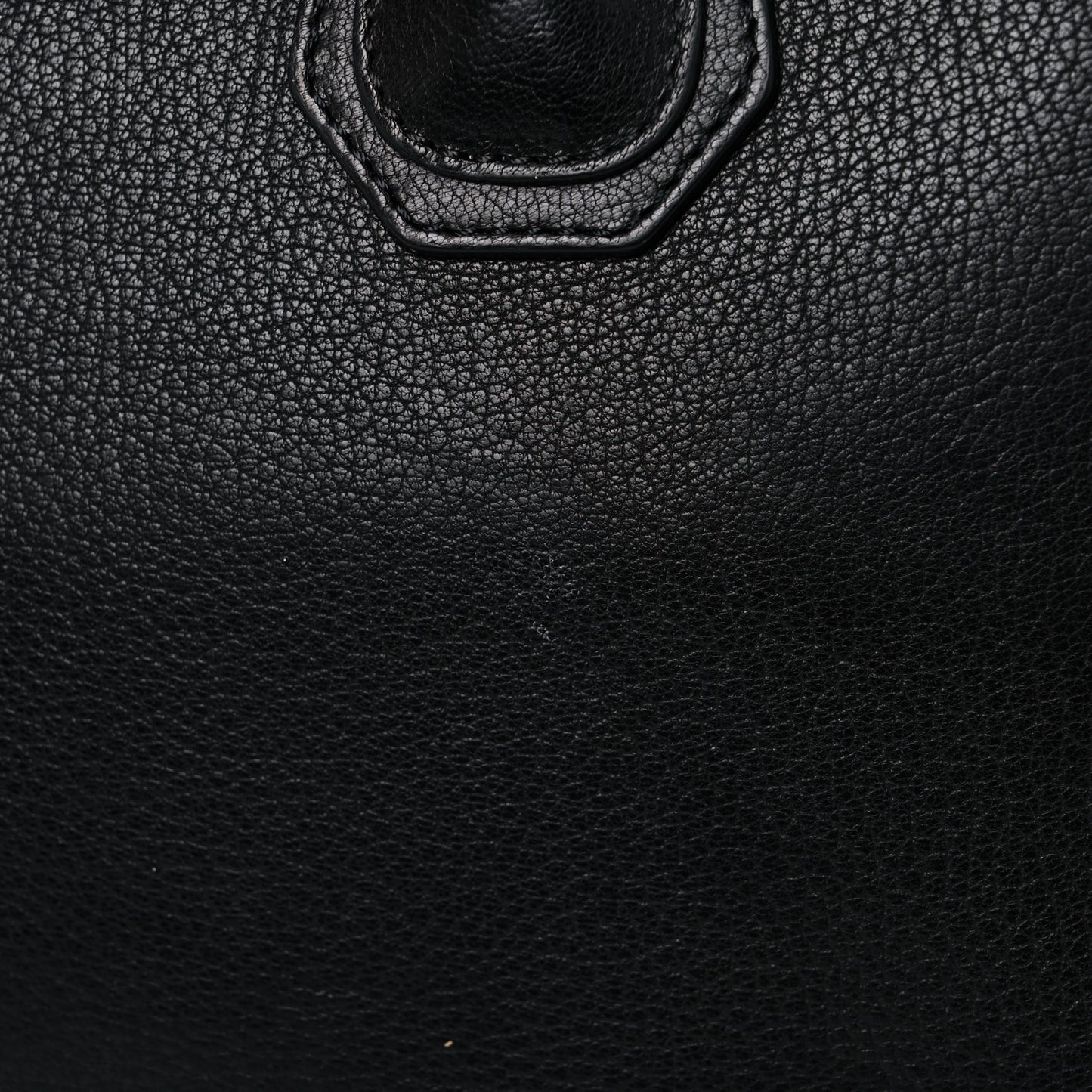 Sugar Goatskin Medium Antigona Black