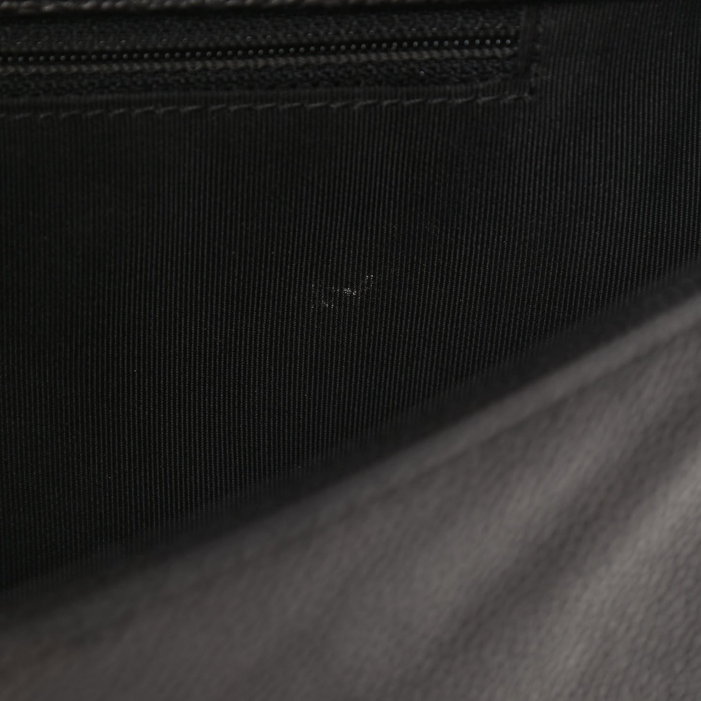 Caviar Quilted New Medium Boy Flap Black