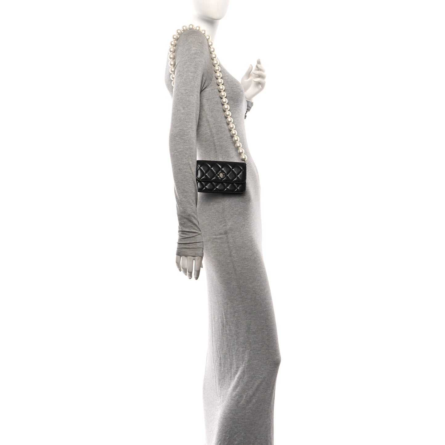 Calfskin Quilted Maxi Pearls Clutch With Chain Black