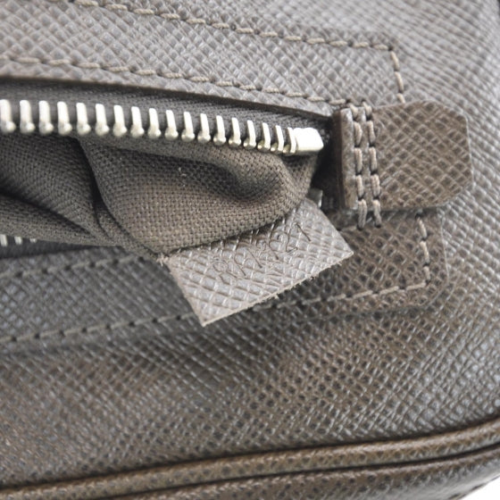 Louis Vuitton Taiga Pavel Grizzli 10 of 11