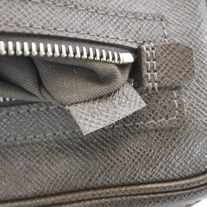 Louis Vuitton Taiga Pavel Grizzli 10 of 11
