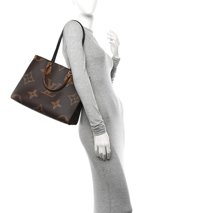 Louis Vuitton Reverse Monogram Giant Onthego MM 2 of 11