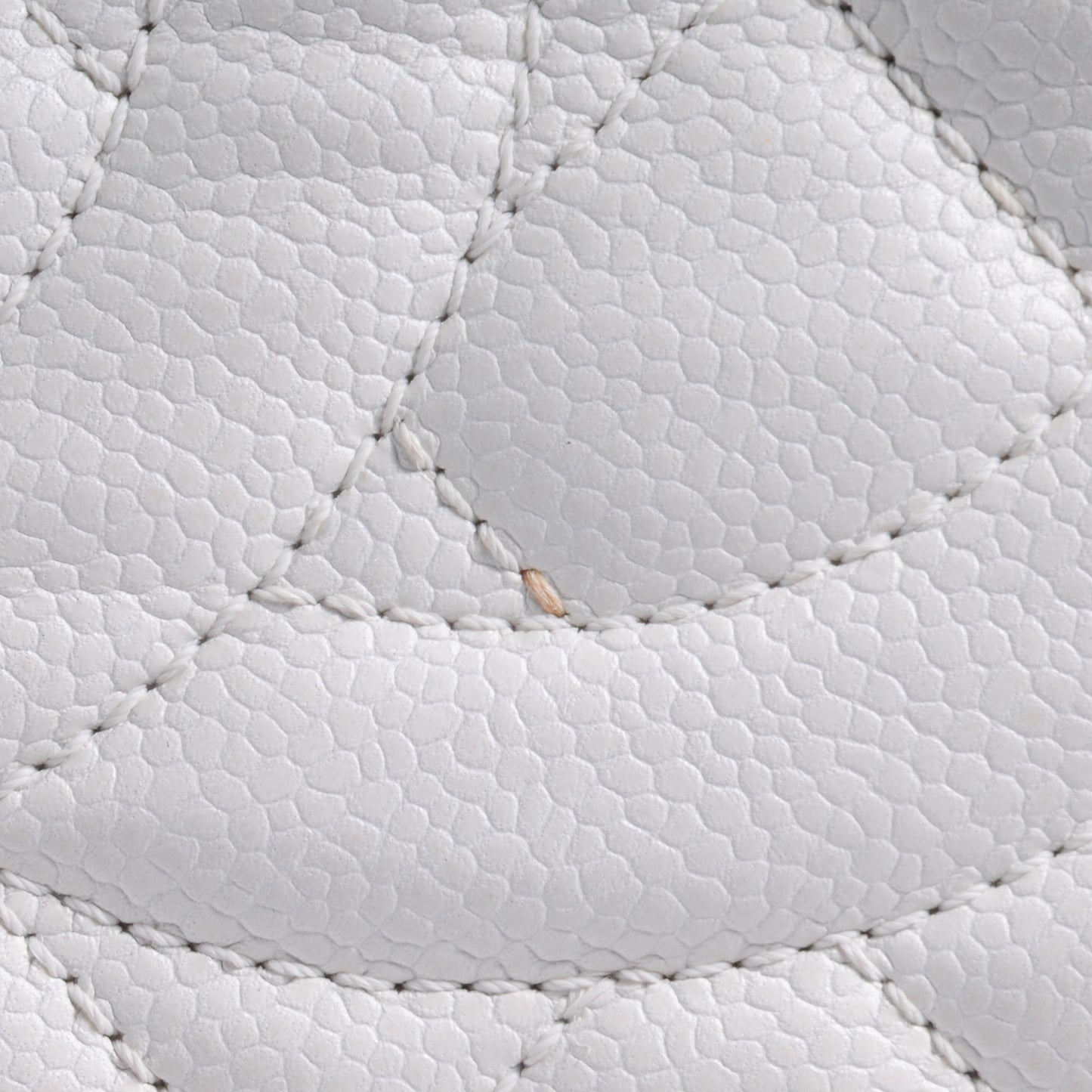 Caviar Grand Shopping Tote GST White