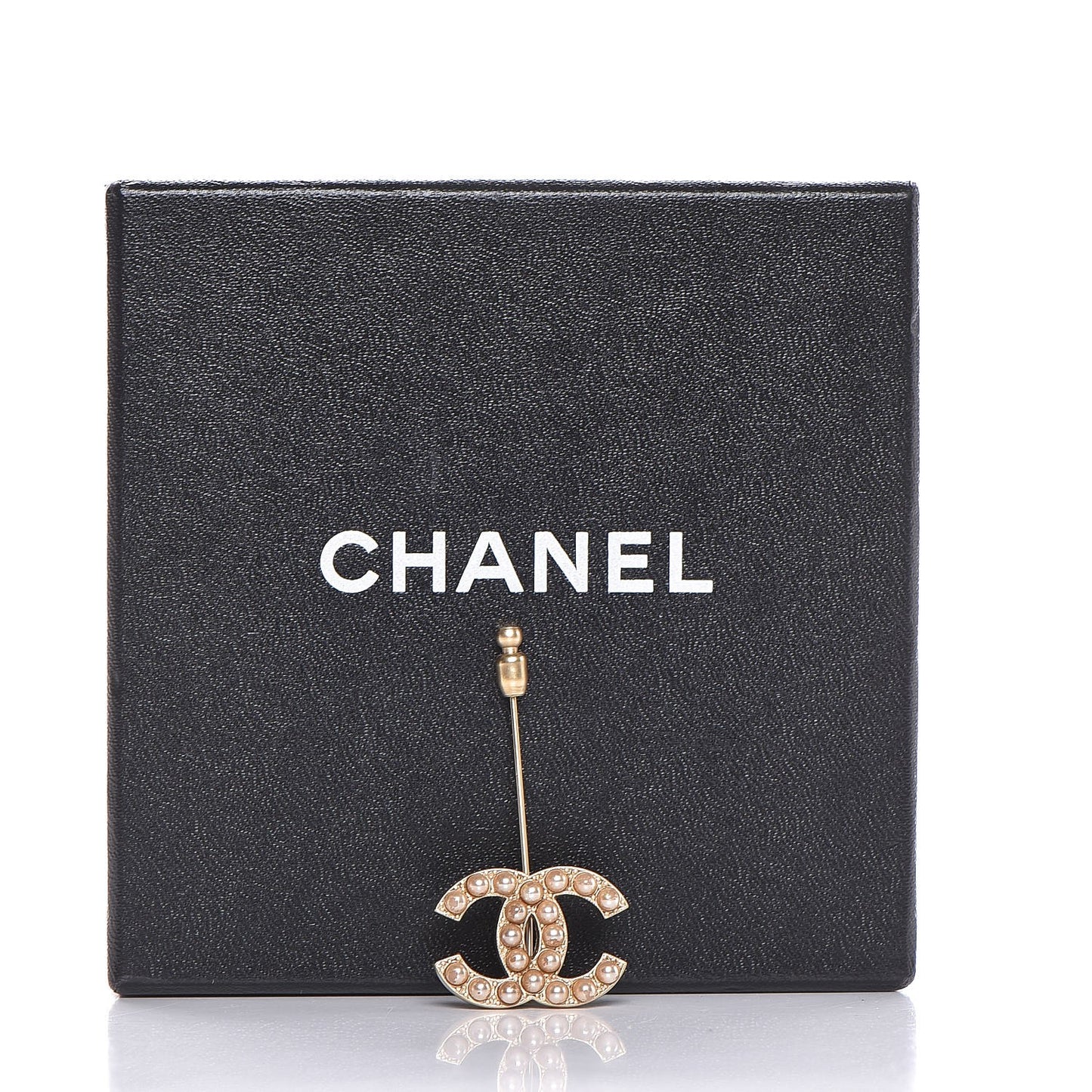 Pearl CC Brooch Gold