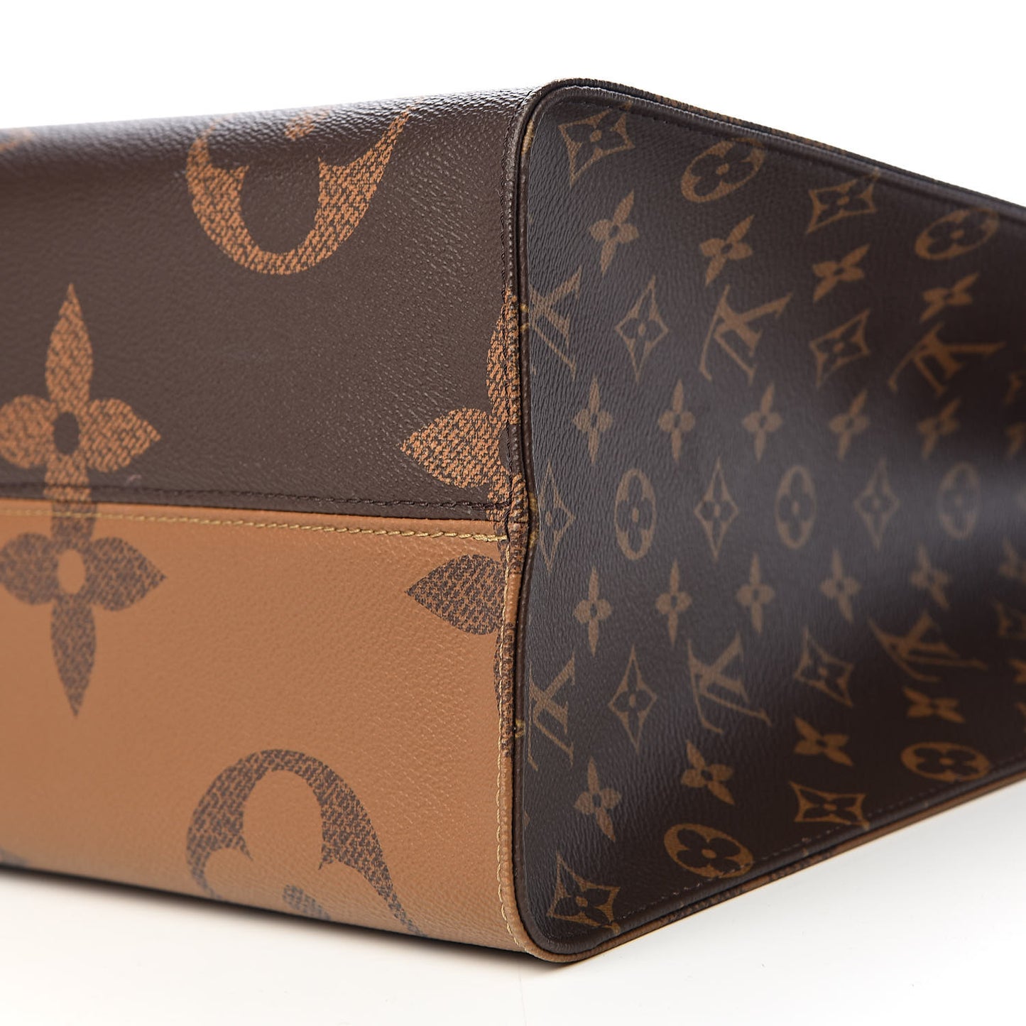 Reverse Monogram Giant Onthego GM