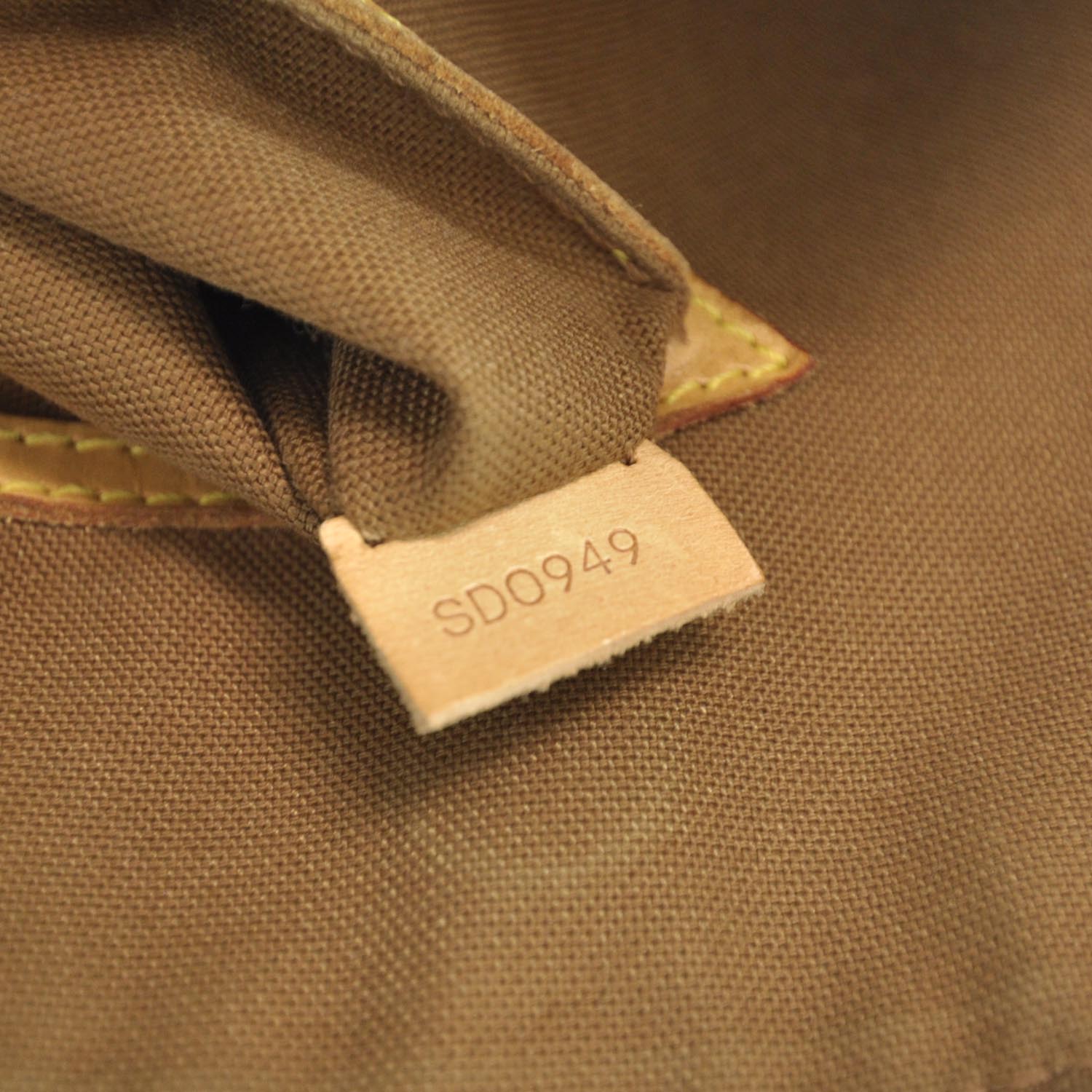 Louis Vuitton Monogram Alma PM 9 of 9