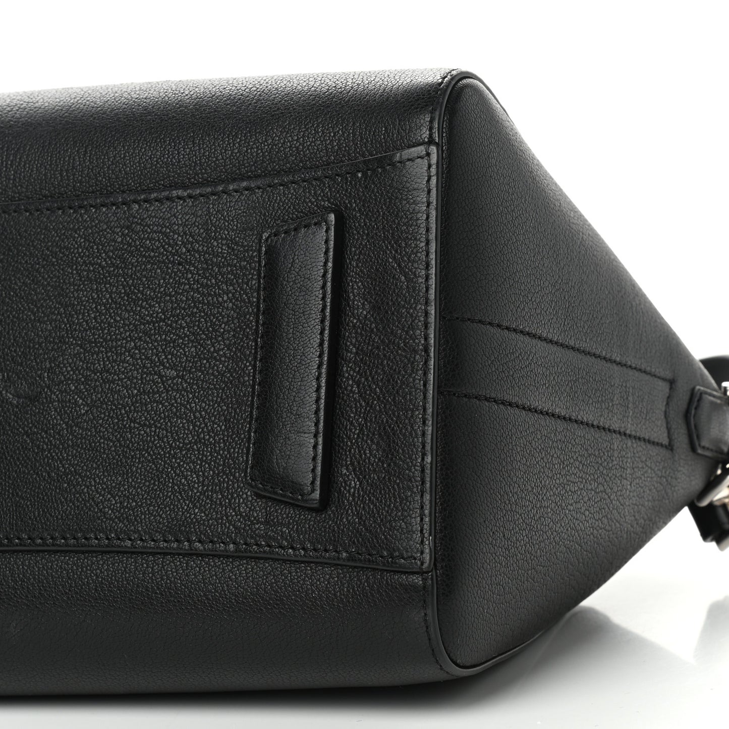 Sugar Goatskin Medium Antigona Black