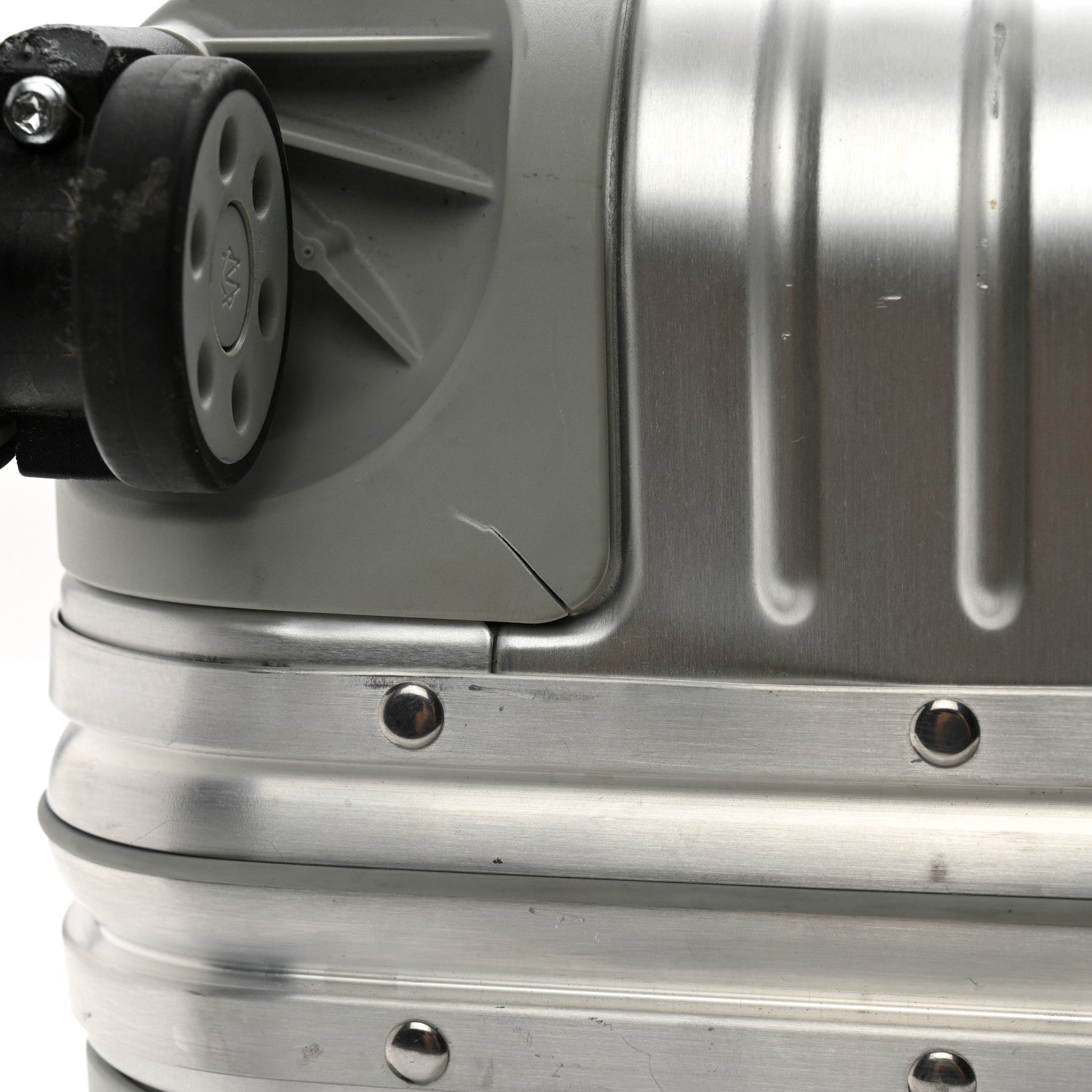 Rimowa Aluminum Original Cabin Silver 11 of 12