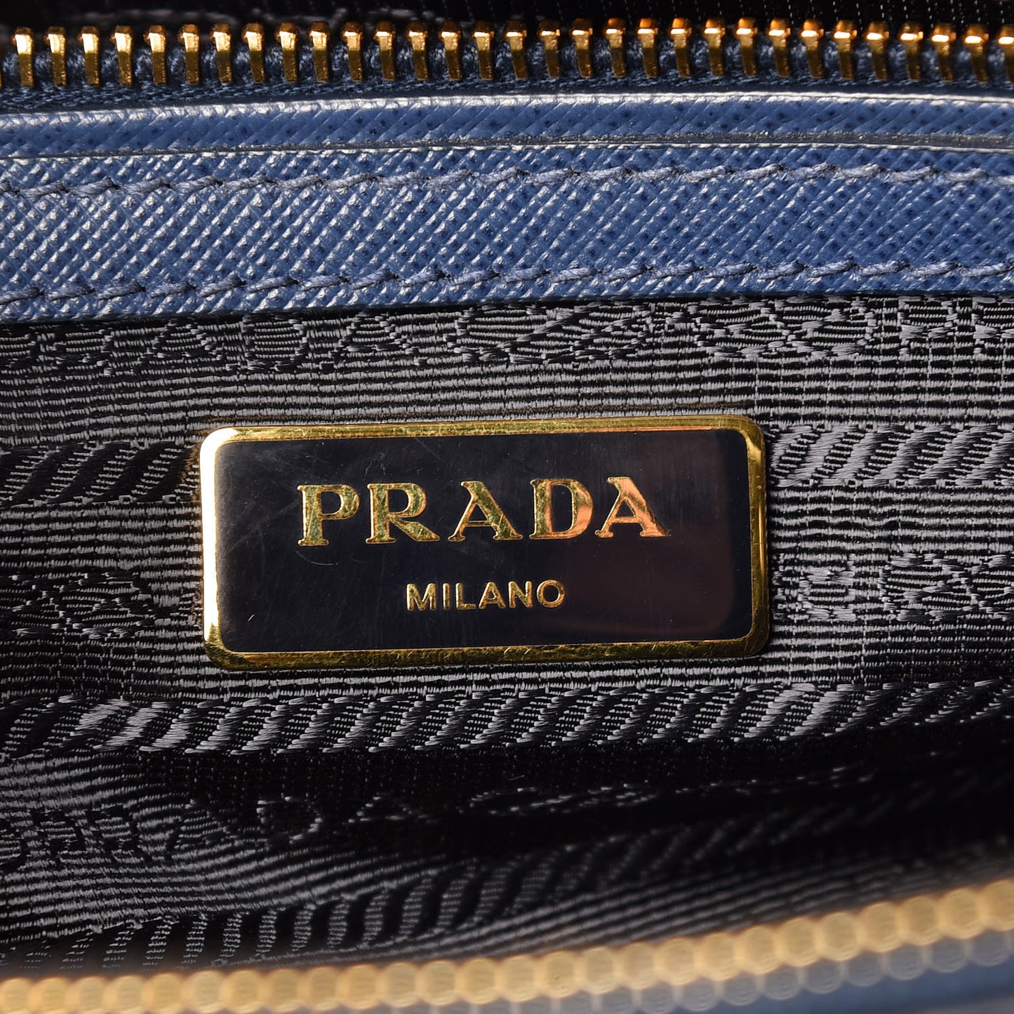 Saffiano Lux Medium Tote Bluette